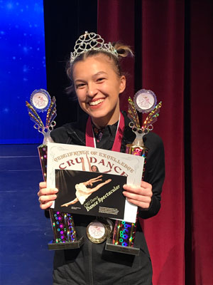 Carolyn McCarthy with 2018 Senior Ultimate Title